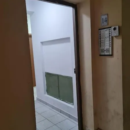 Cozy & Spacious Flat - City Centre Wilson Square * Tirana