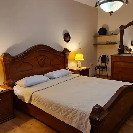 Cozy & Spacious Flat - City Centre Wilson Square Apartment Tirana