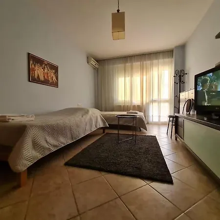 Cozy & Spacious Flat - City Centre Wilson Square Apartment *